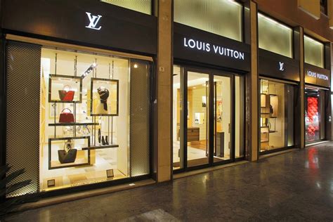 rapina louis vuitton palermo|Louis Vuitton Palermo Store in Palermo, Italy .